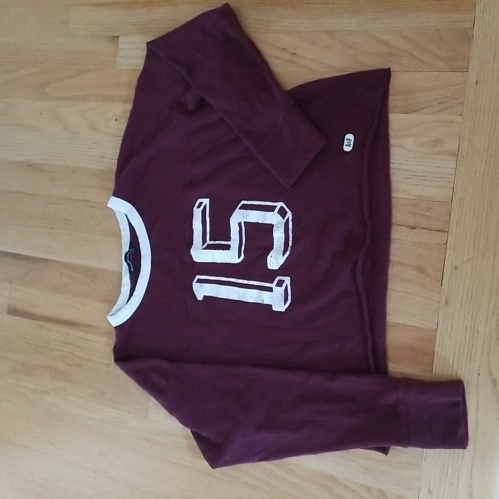 Abercrombie & Fitch Long Sleeve Cropped Tee